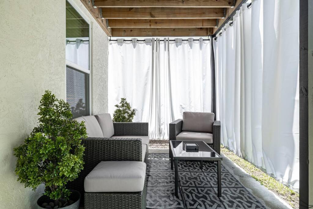 Grand Oaks Terminal In The Heights Apartment Tampa Bagian luar foto